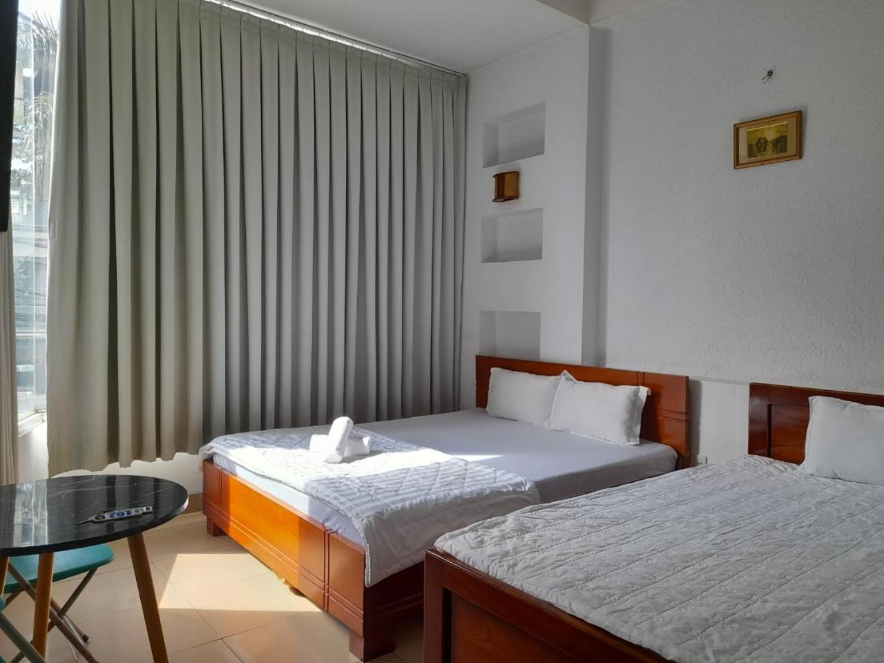 Khach San Mai Hoang 2 Hotel Ho Chi Minh City Exterior photo