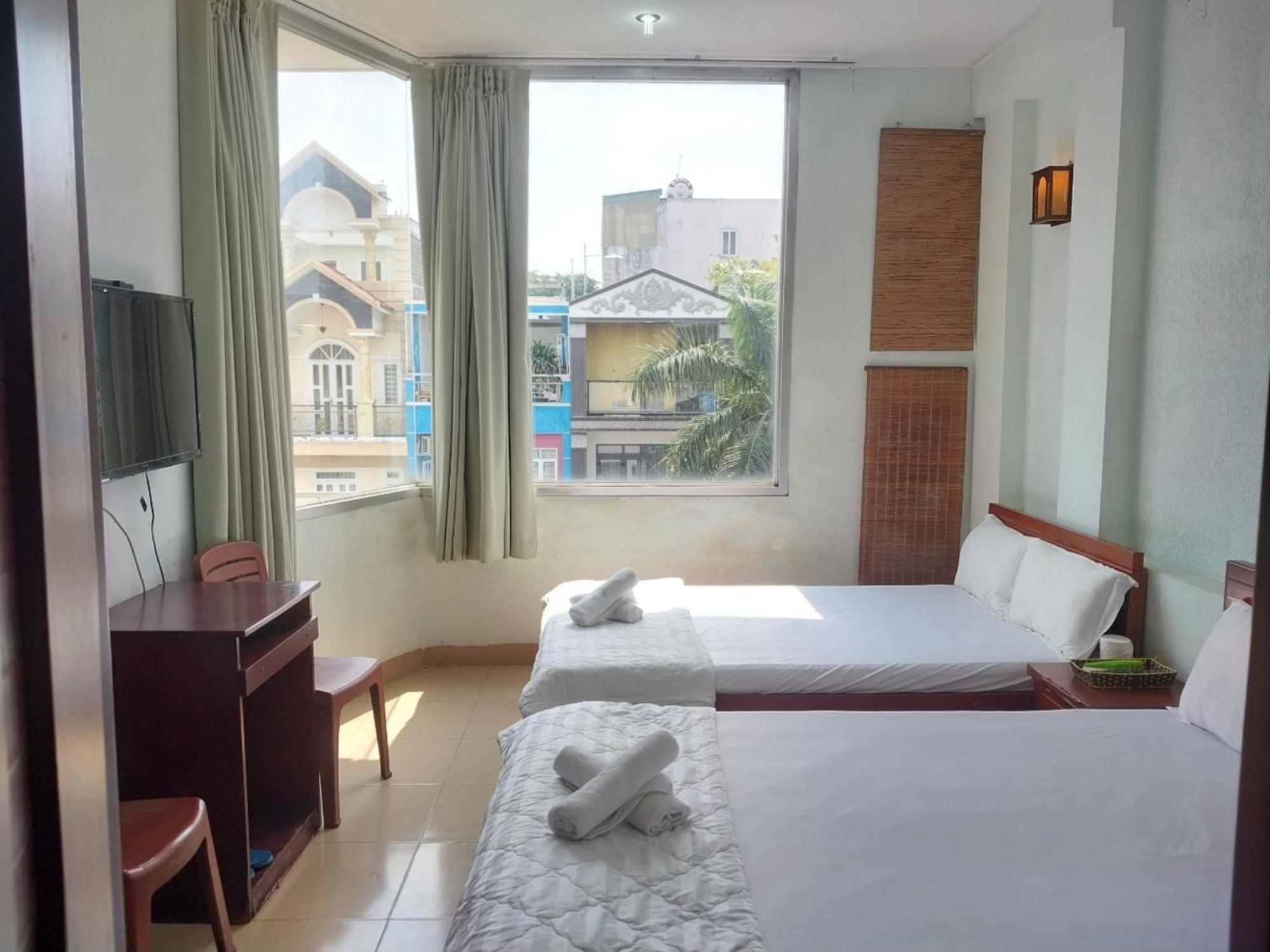 Khach San Mai Hoang 2 Hotel Ho Chi Minh City Exterior photo